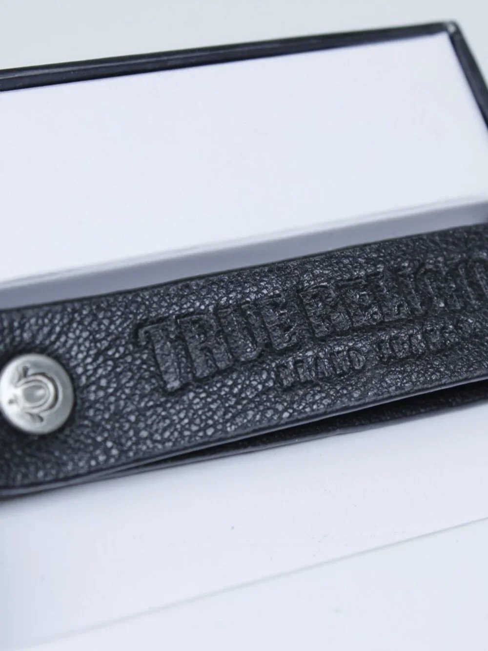 True Religion Gift Set: Leather Wallet + Original Keychain (New in‎ Box)